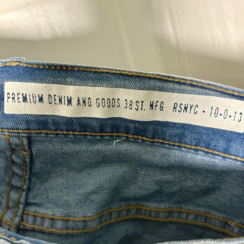 Reason Jeans Men's 38 X 33 Factory Distressed Artsy Straight Fit Tapered NWT L‎ - Picture 8 of 16